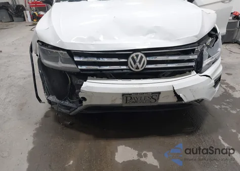 2020 Volkswagen Tiguan 2.0T Se/2.0T Se R-Line Black/2.0T Sel z USA, uszkodzony, nr VIN 3VV2B7AX3LM055004